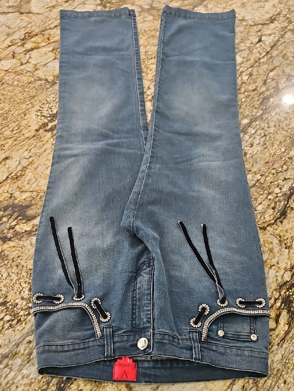 Cristina V Red-Tag Faded Blue Denim Jeans. Size 4 Inseam 31" Rise 9"